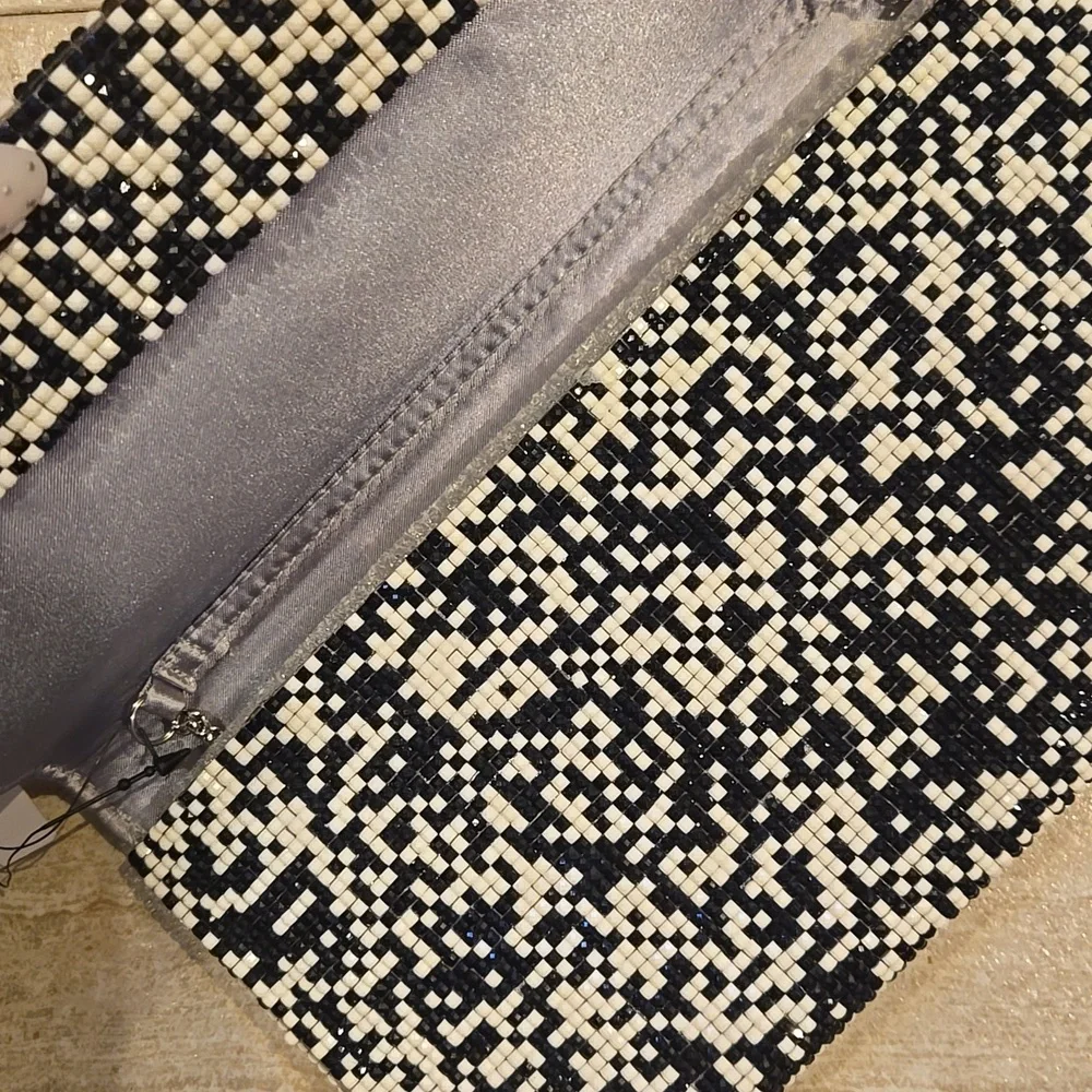 New Sondra Roberts Squared Black/White Beaded Versatile Clutch - Picture 4 of 11